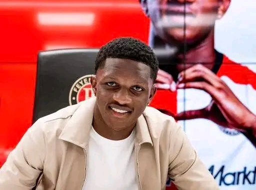 Feyenoord Verzekert Zich van Toekomstig Talent: Givairo Read Verlengd Contract tot 2029
