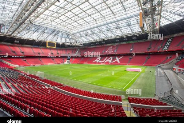 PERSBERICHT Ajax kondigt toekomstplannen aan: club overweegt afscheid van Johan Cruijff ArenA en verhuizing naar nieuw stadion….