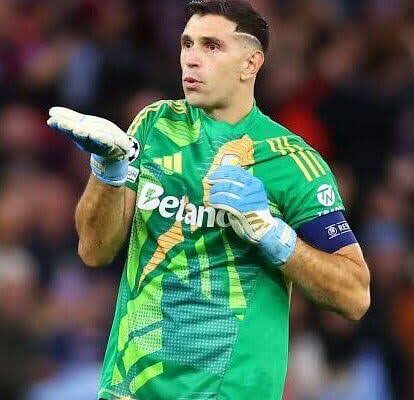 Red Devil Coup: Emiliano Martinez Seals Shock Move to Manchester United in Blockbuster Deal!…